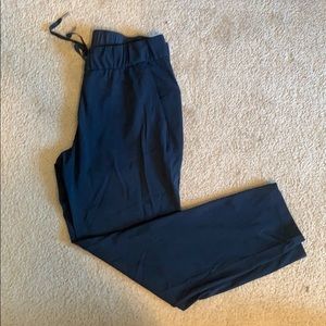 lulu on the fly pants size 10